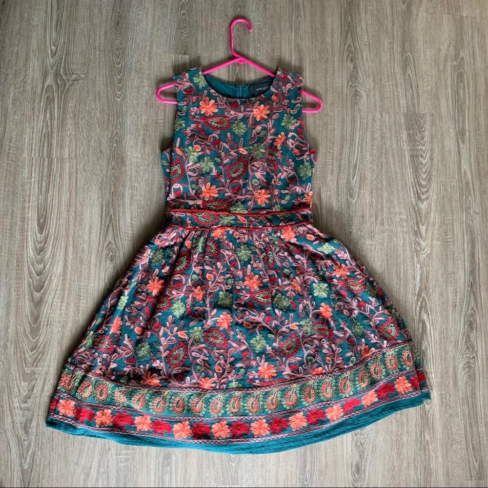 Adelyn Rae Needlepoint Garden Dress Sz 6